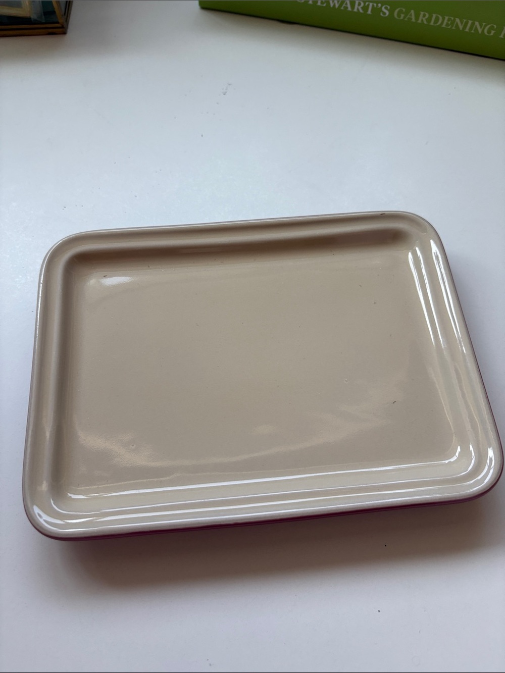 Le Creuset Stoneware Heritage European Covered Butter Dish (Rose Quartz) - Picture 3 of 5